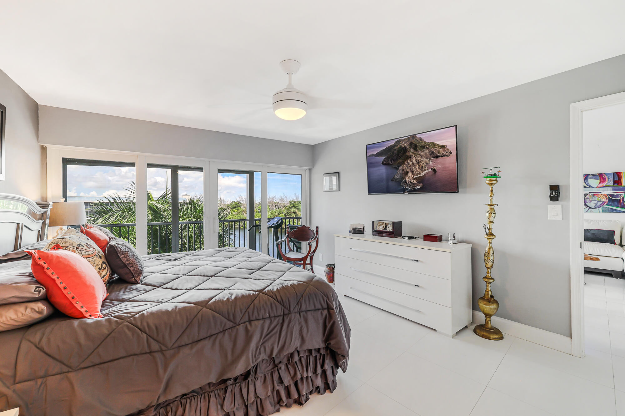 1523 E Hillsboro Boulevard 634