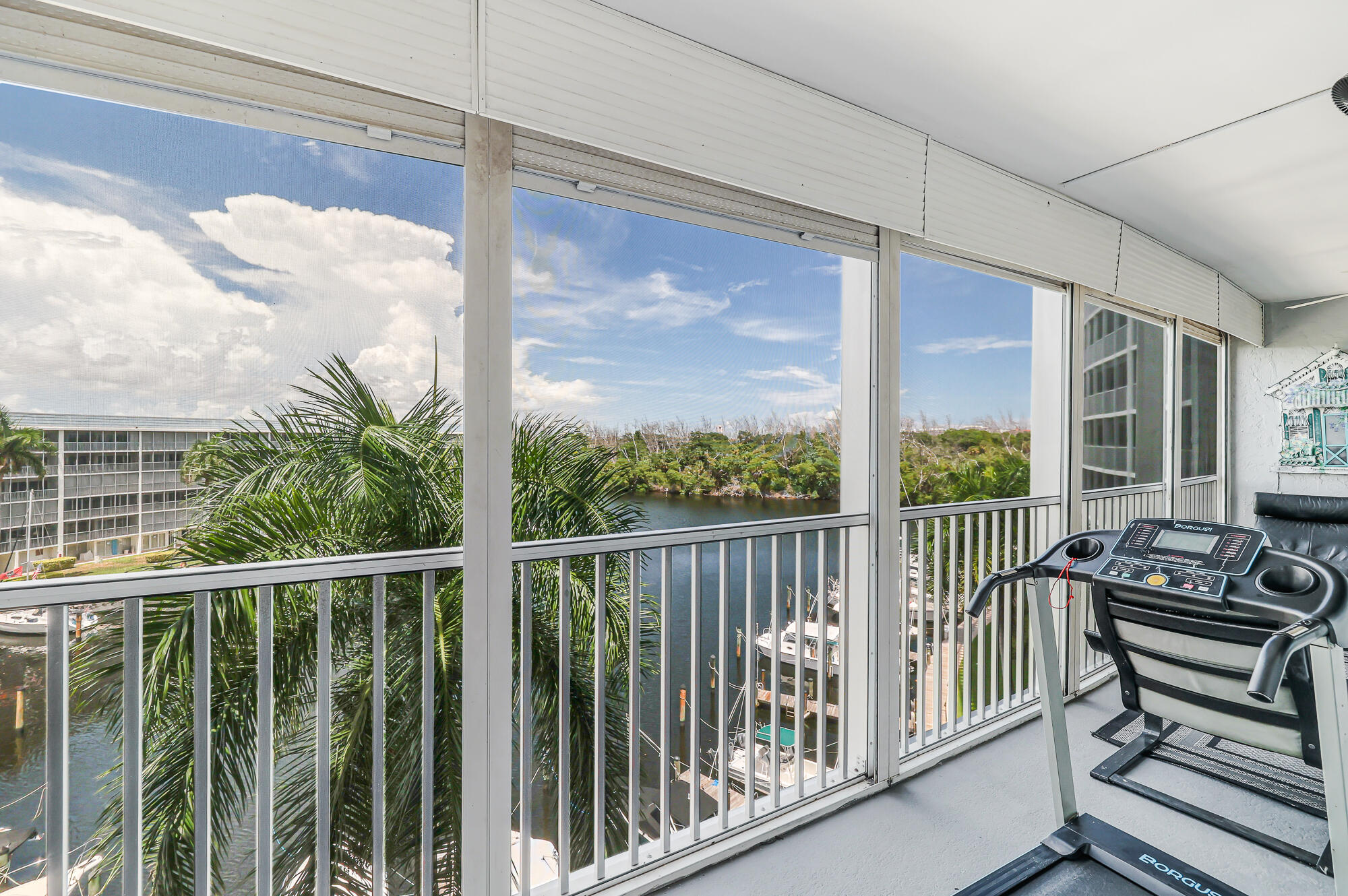 1523 E Hillsboro Boulevard 634
