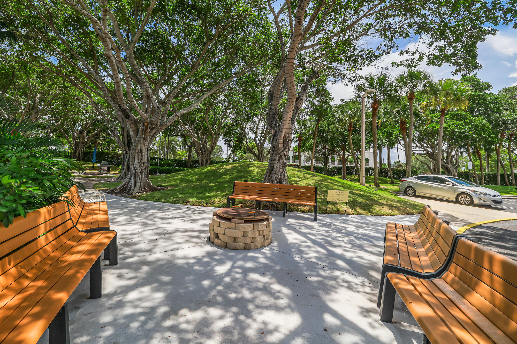 1523 E Hillsboro Boulevard 634