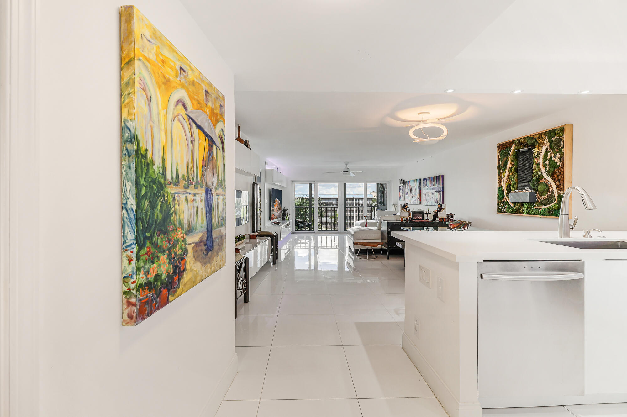 1523 E Hillsboro Boulevard 634