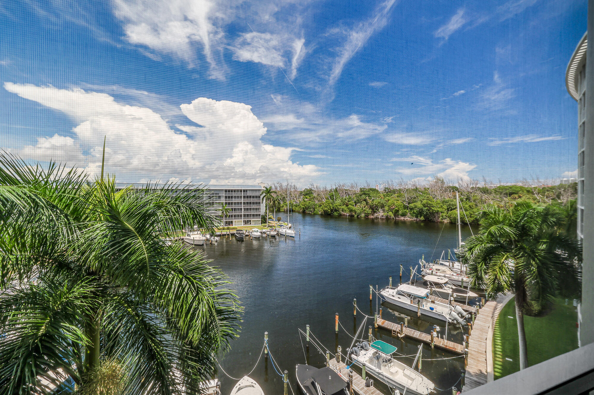 1523 E Hillsboro Boulevard 634