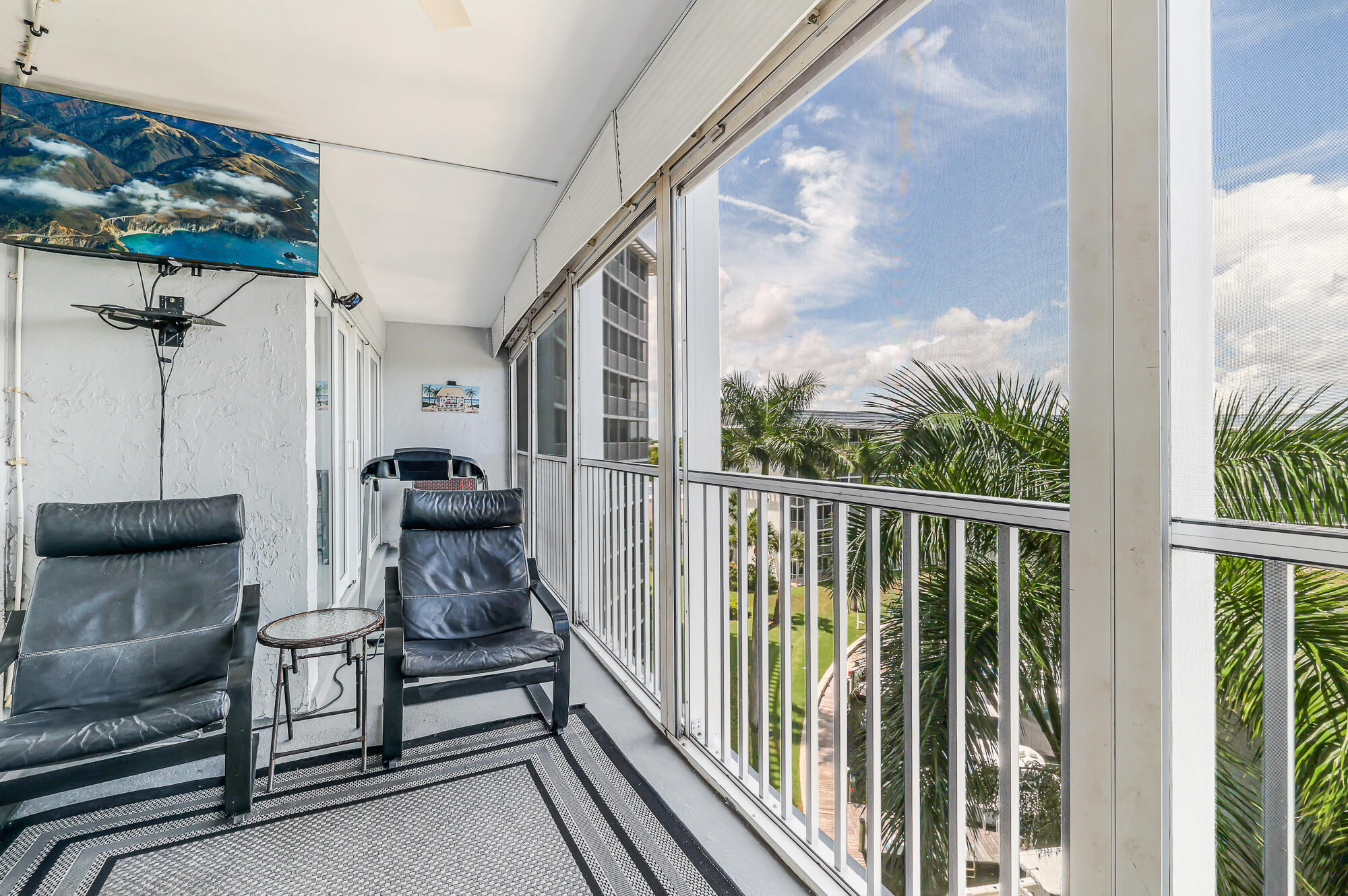 1523 E Hillsboro Boulevard 634