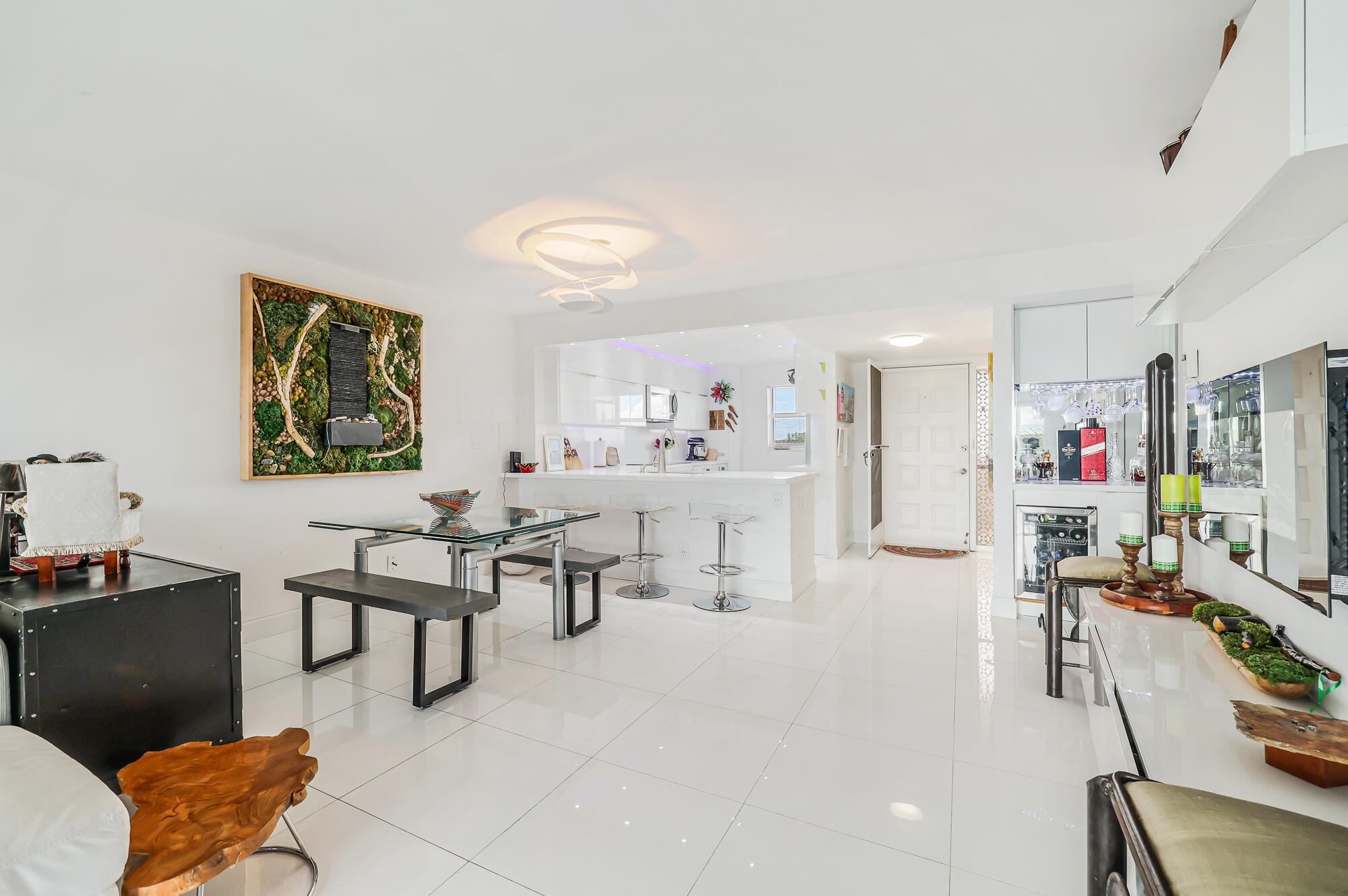 1523 E Hillsboro Boulevard 634