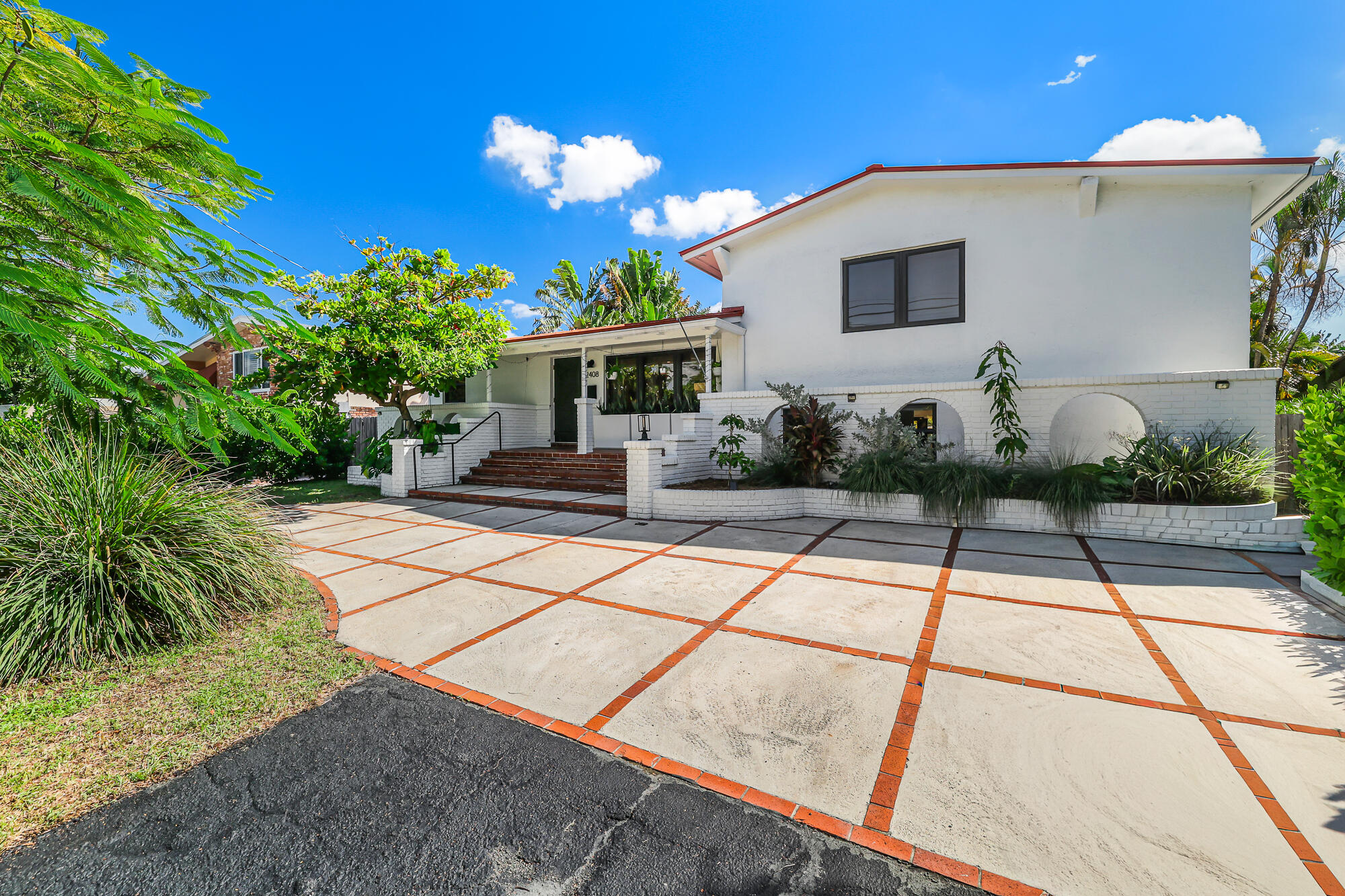 2408 NE 17th Terrace Wilton Manors Fl Us 33305 B26088414