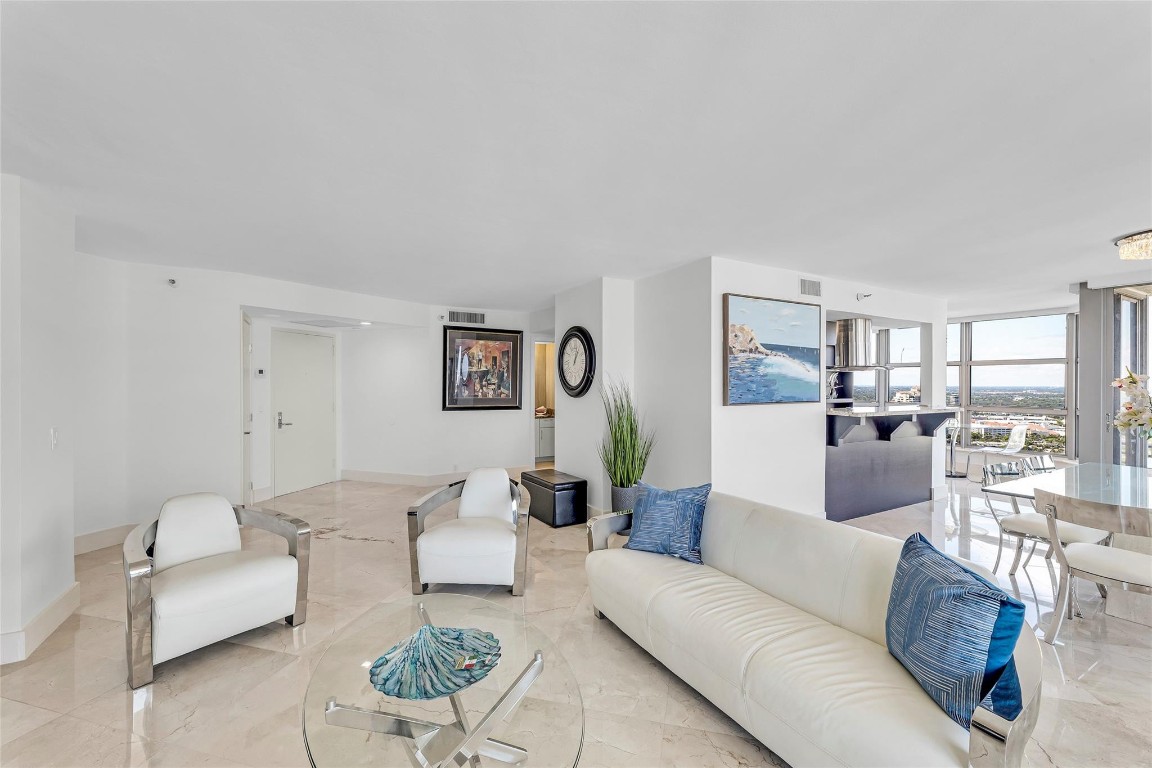 3500 Mystic Pointe Dr 3804