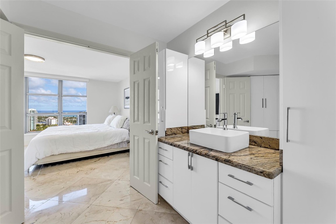 3500 Mystic Pointe Dr 3804