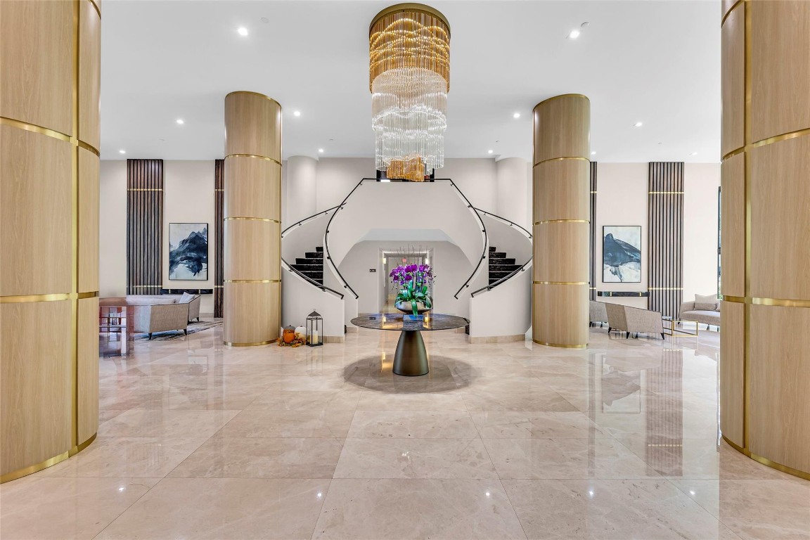 3500 Mystic Pointe Dr 3804