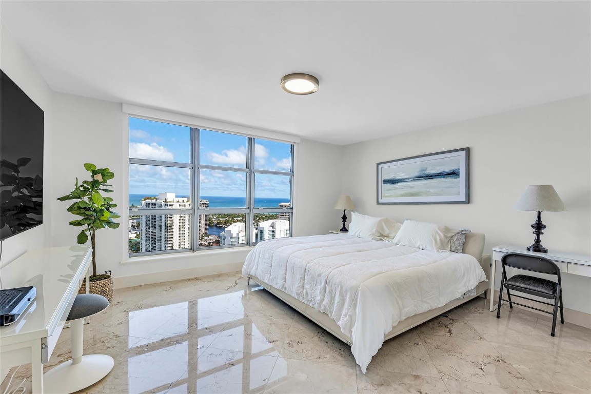 3500 Mystic Pointe Dr 3804