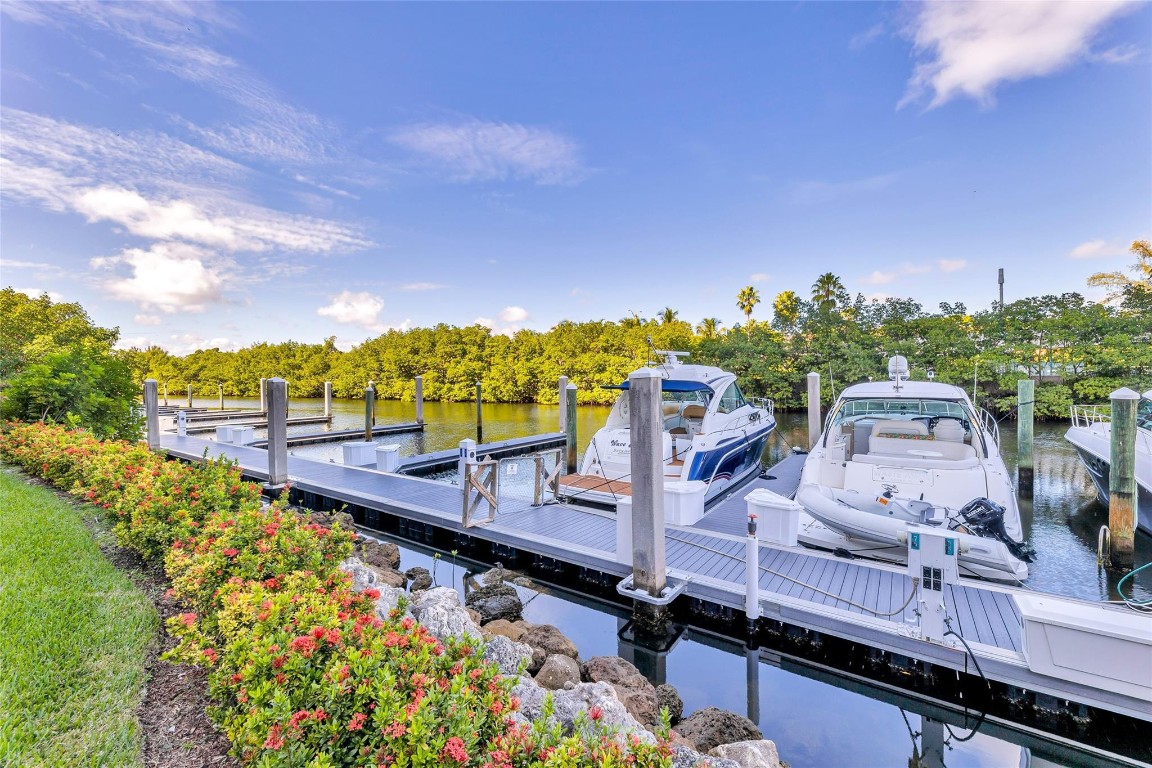 3500 Mystic Pointe Dr 3804