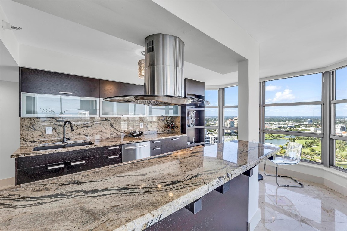 3500 Mystic Pointe Dr 3804