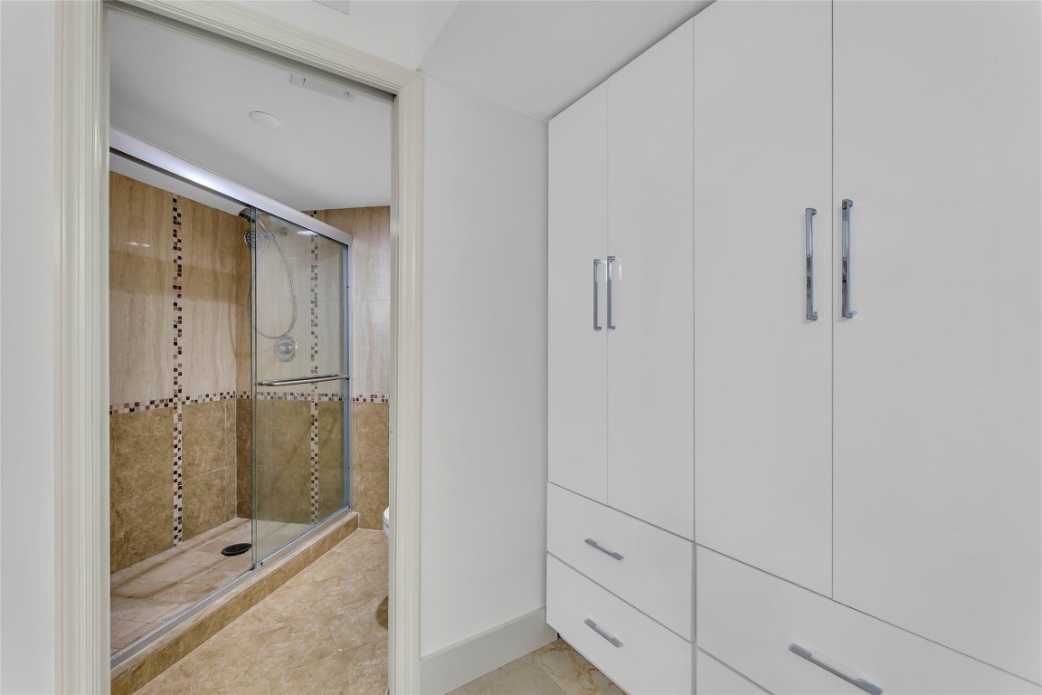 3500 Mystic Pointe Dr 3804