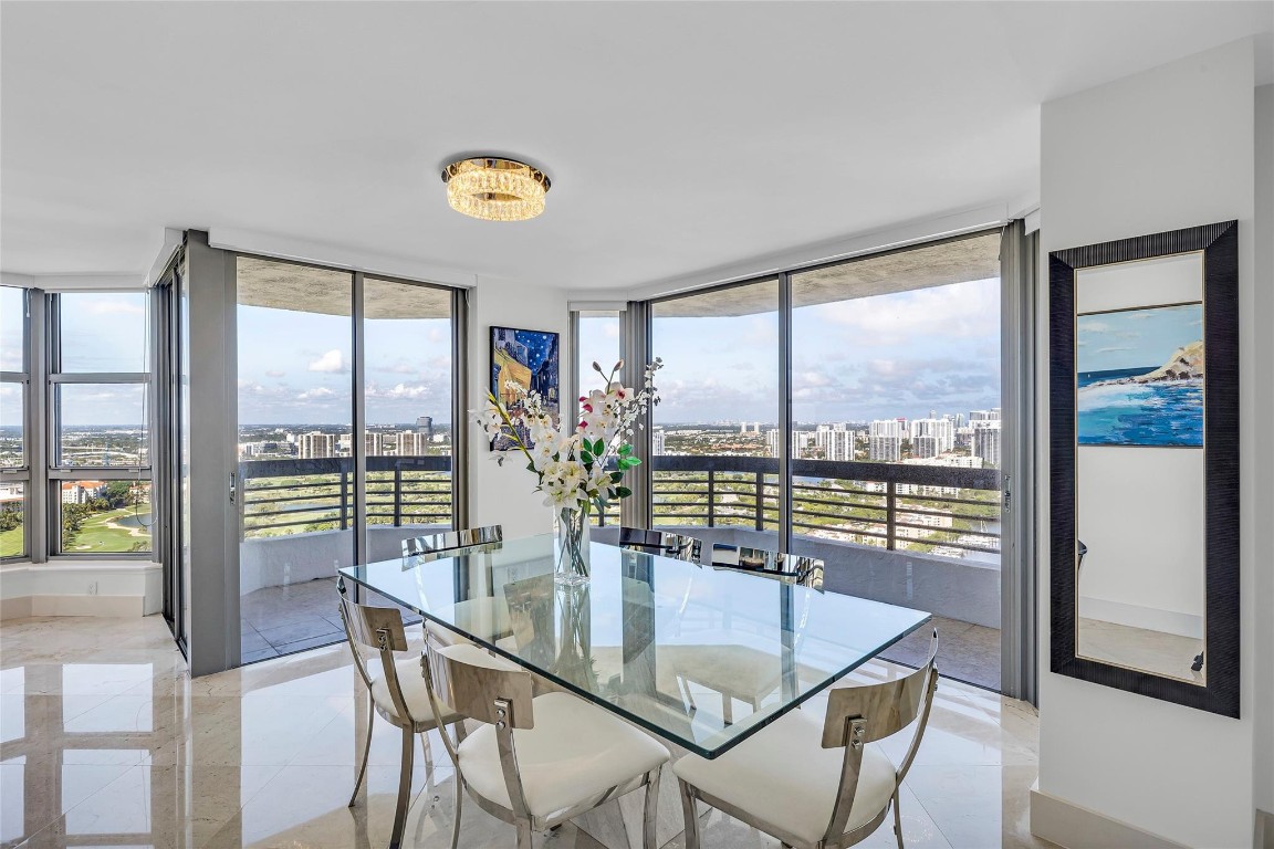 3500 Mystic Pointe Dr 3804