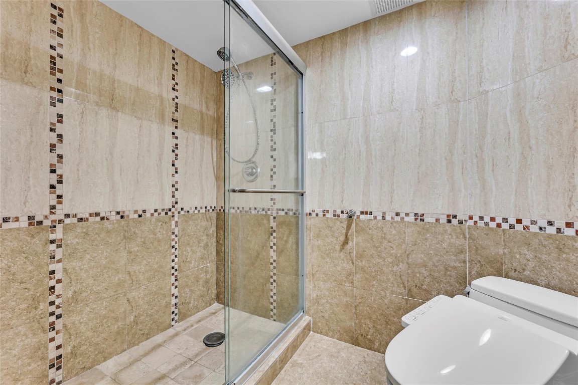 3500 Mystic Pointe Dr 3804