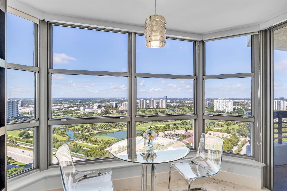 3500 Mystic Pointe Dr 3804