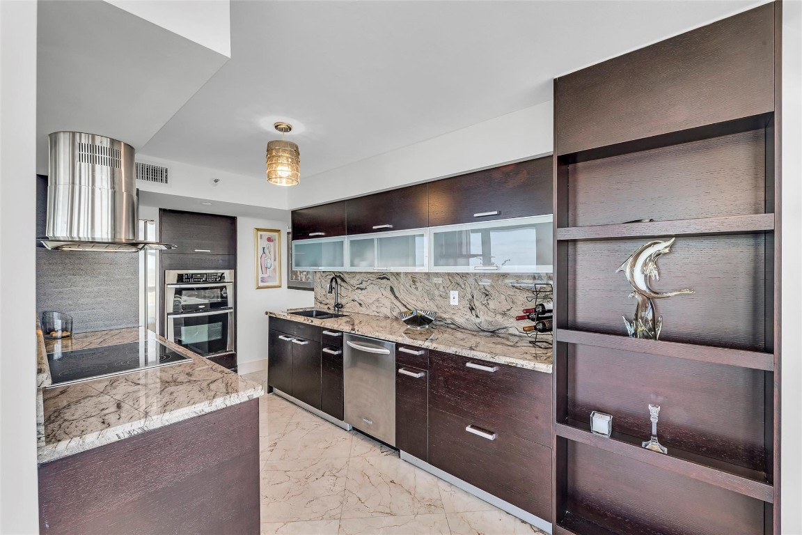 3500 Mystic Pointe Dr 3804