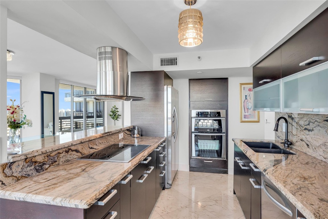 3500 Mystic Pointe Dr 3804