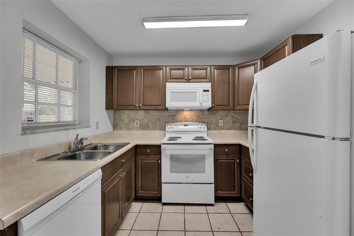 13988 Morning Glory Dr