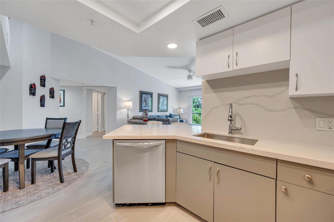 2119 SE 10th Ave 907