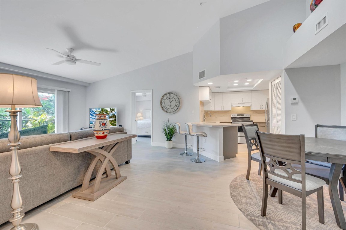 2119 SE 10th Ave 907