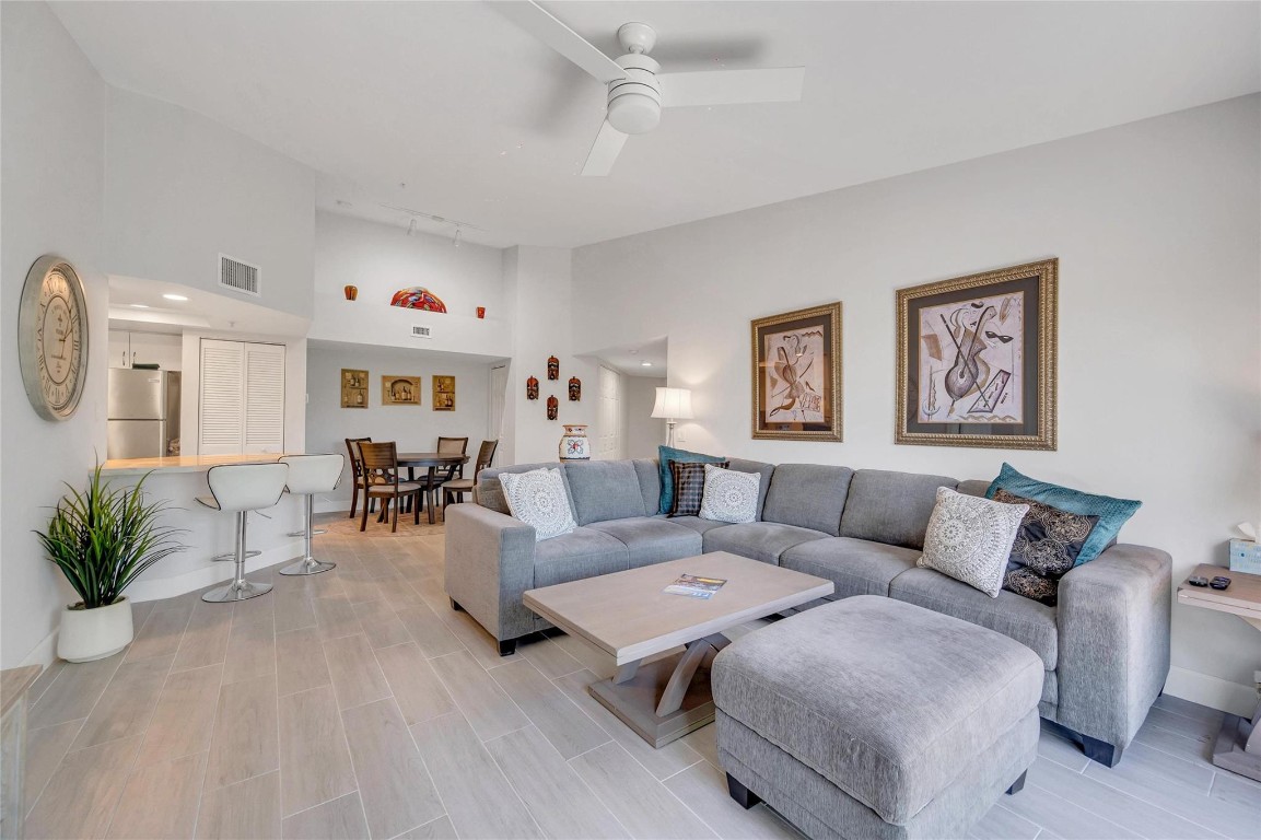 2119 SE 10th Ave 907