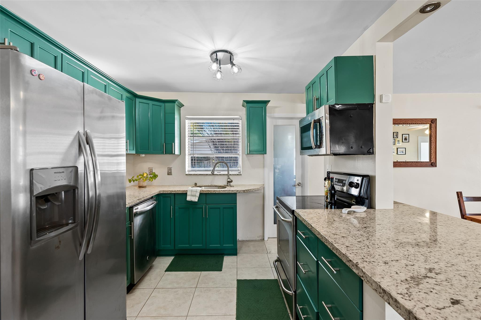 4050 NE 18th Ave