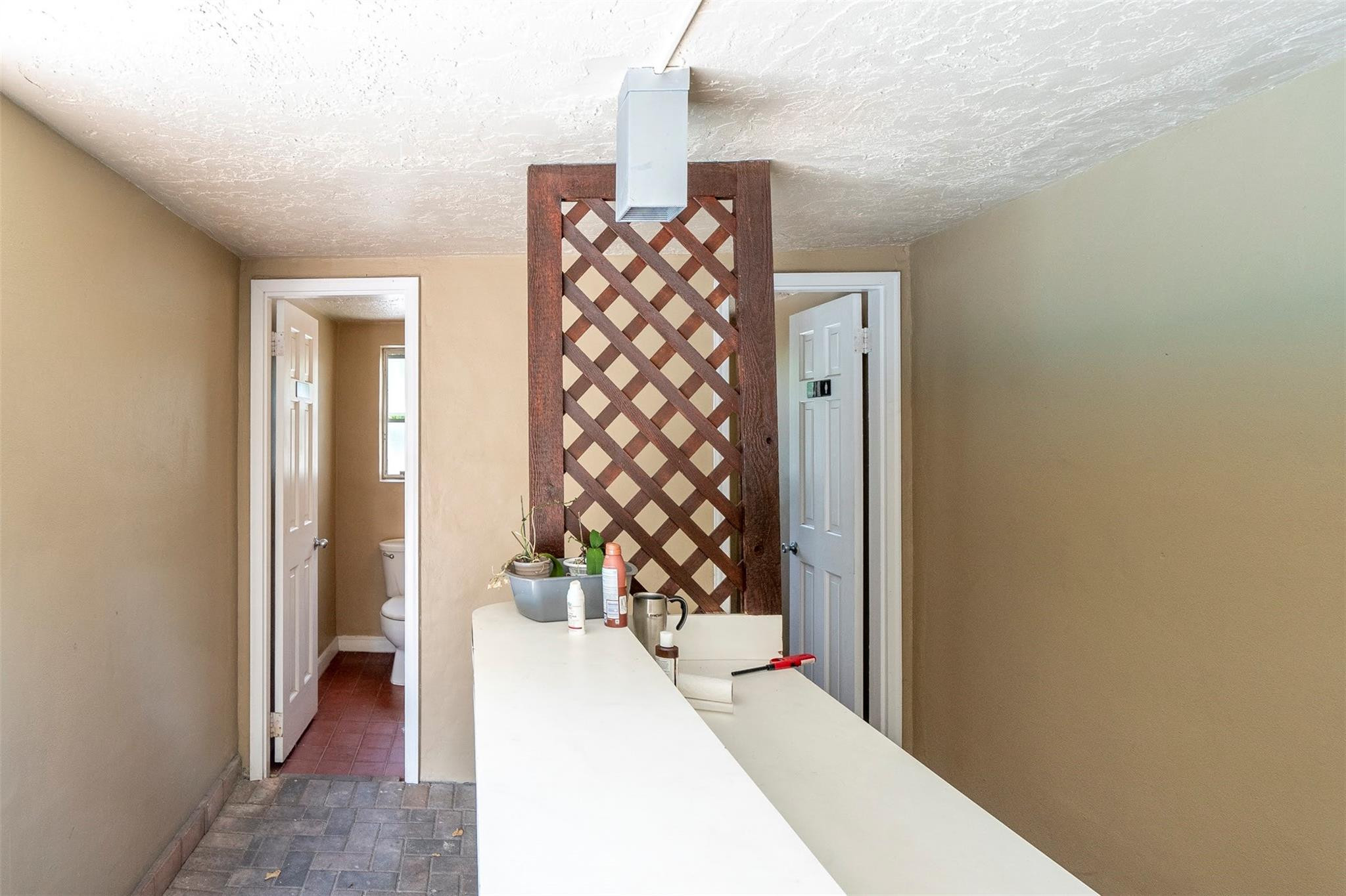 1050 SE 15th St 200