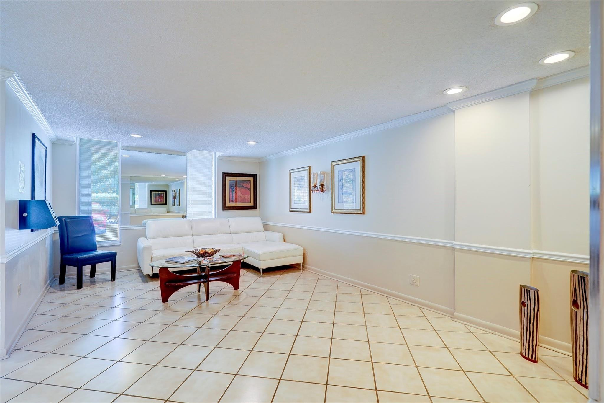 1050 SE 15th St 200