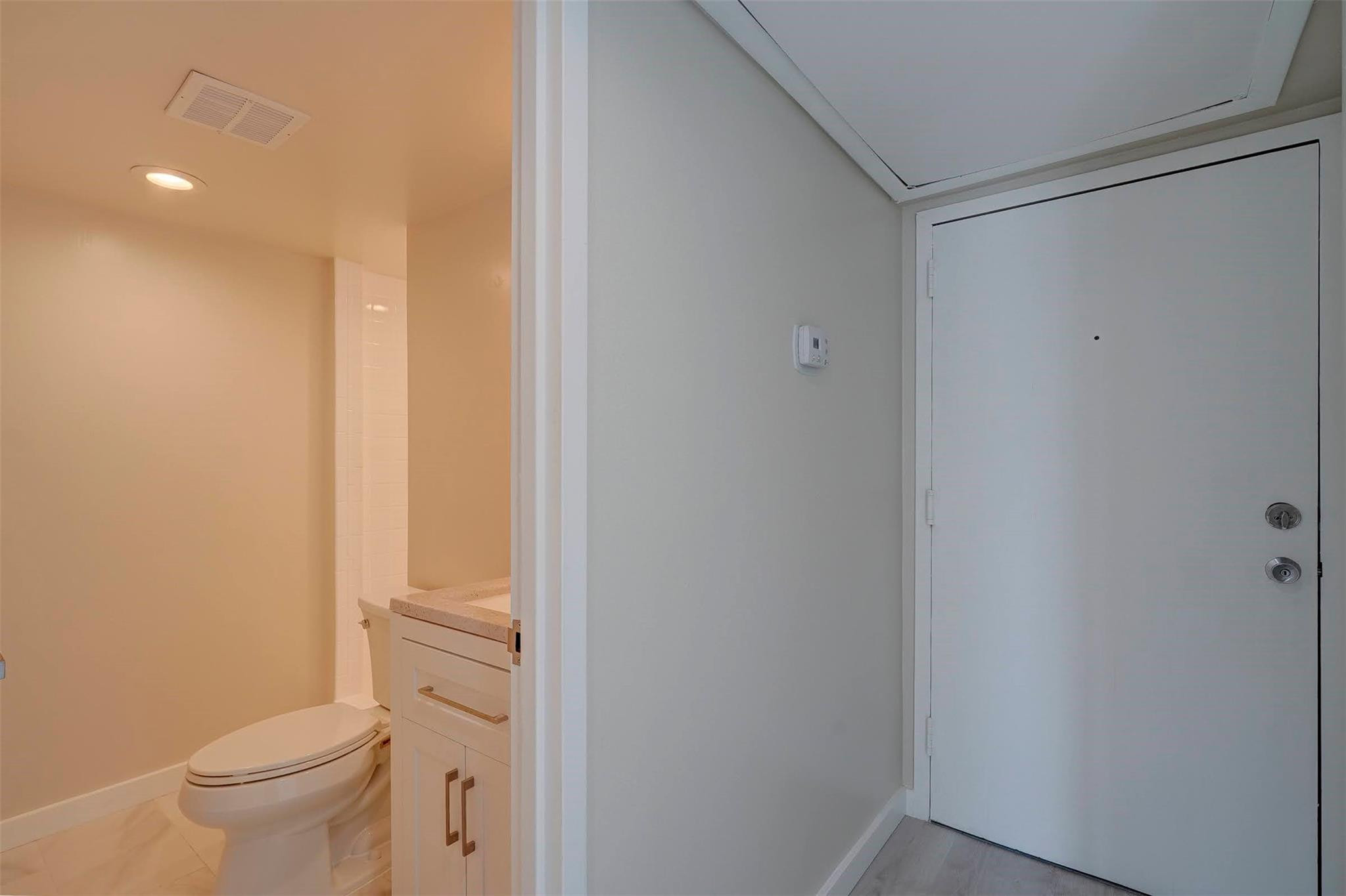 1050 SE 15th St 200
