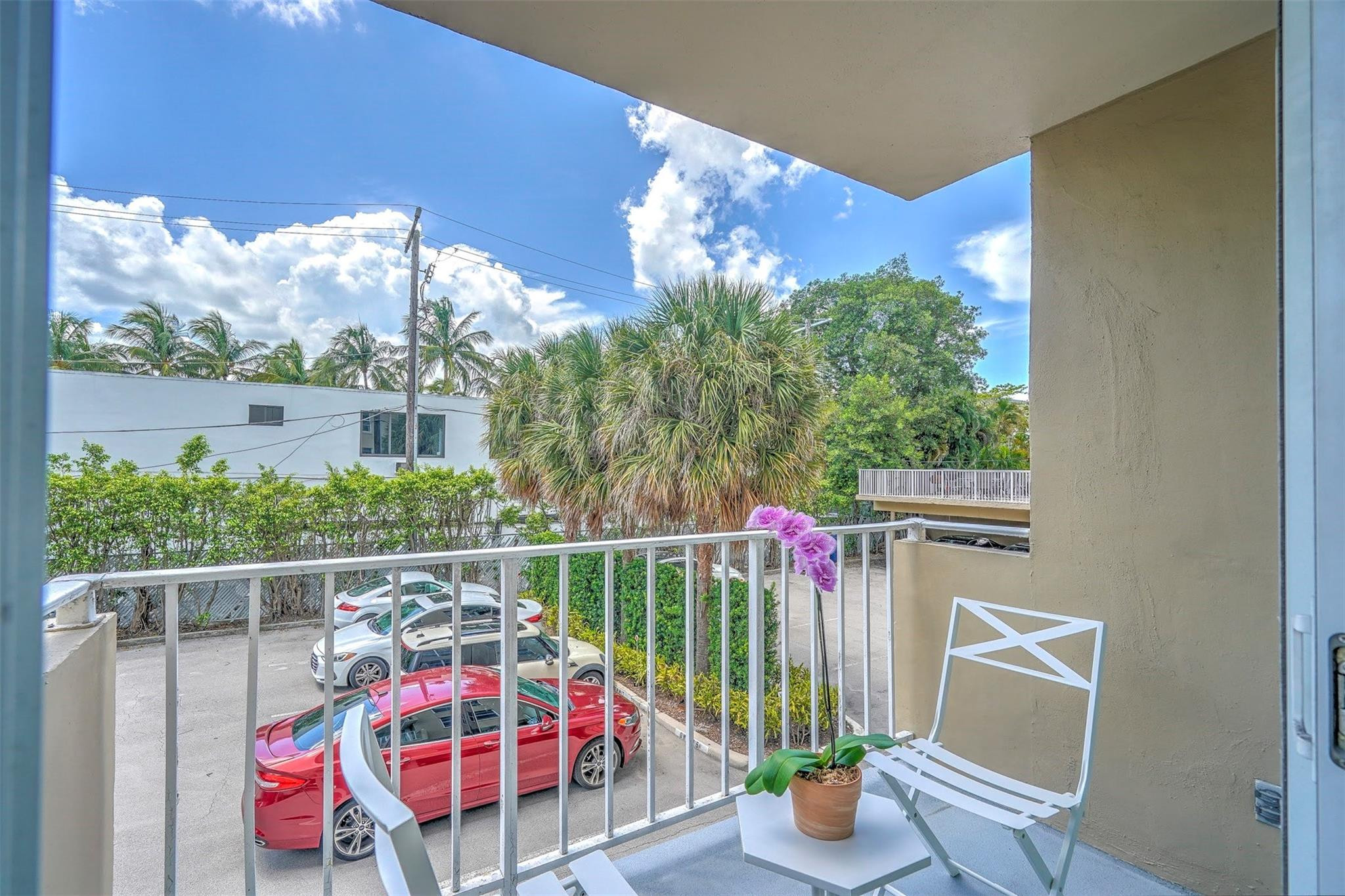 1050 SE 15th St 200