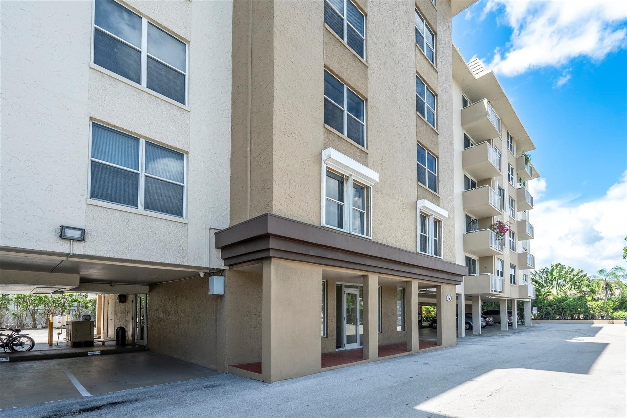 1050 SE 15th St 200
