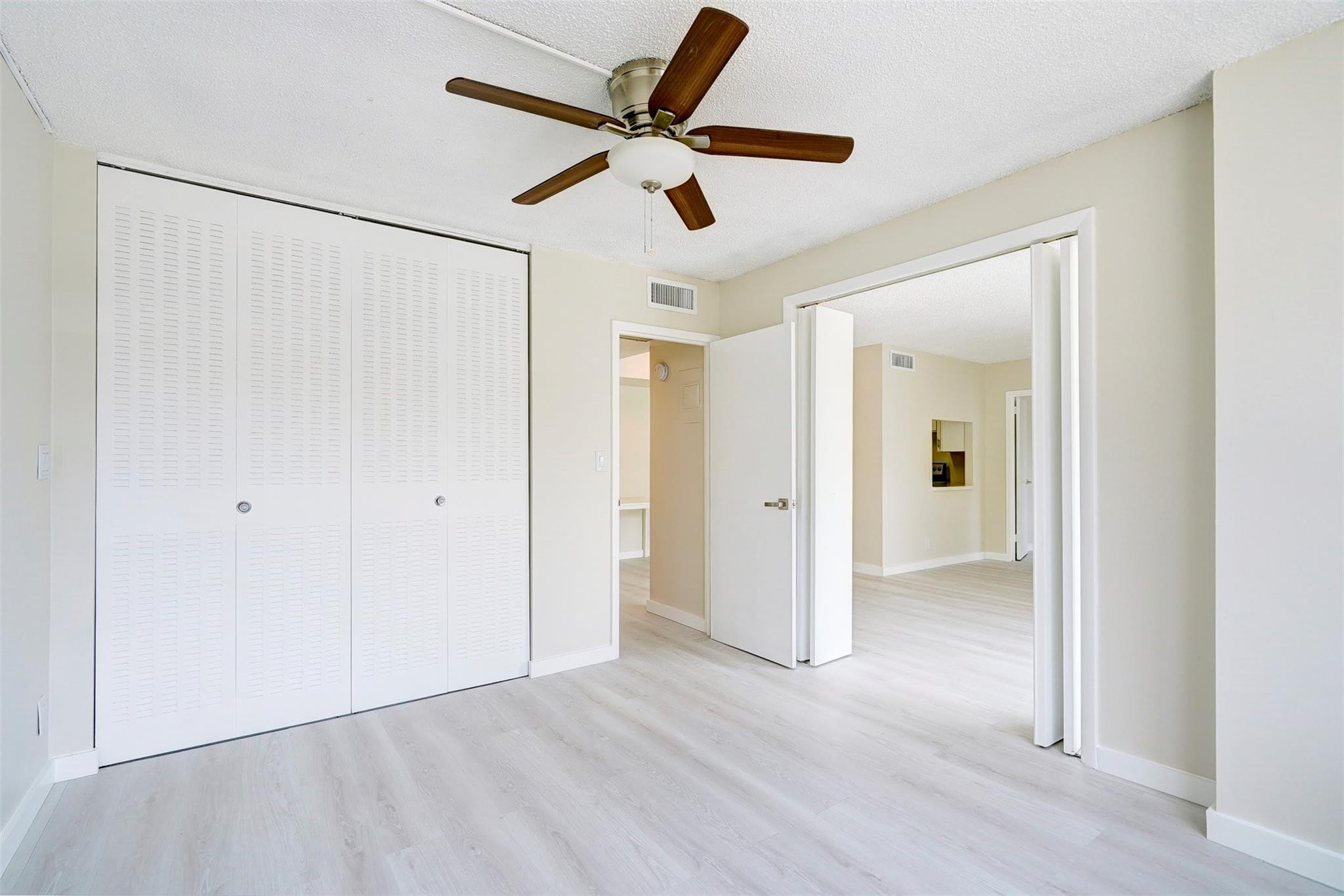 1050 SE 15th St 200