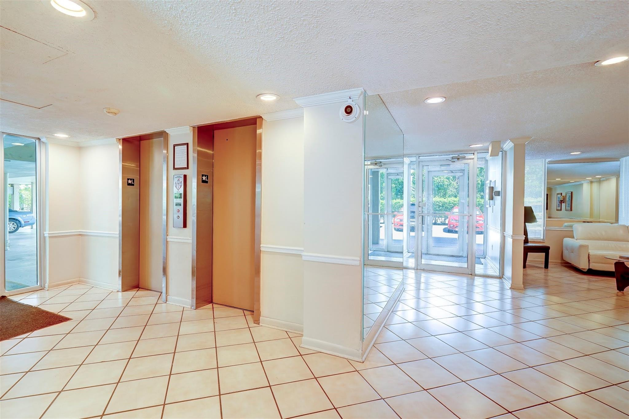1050 SE 15th St 200
