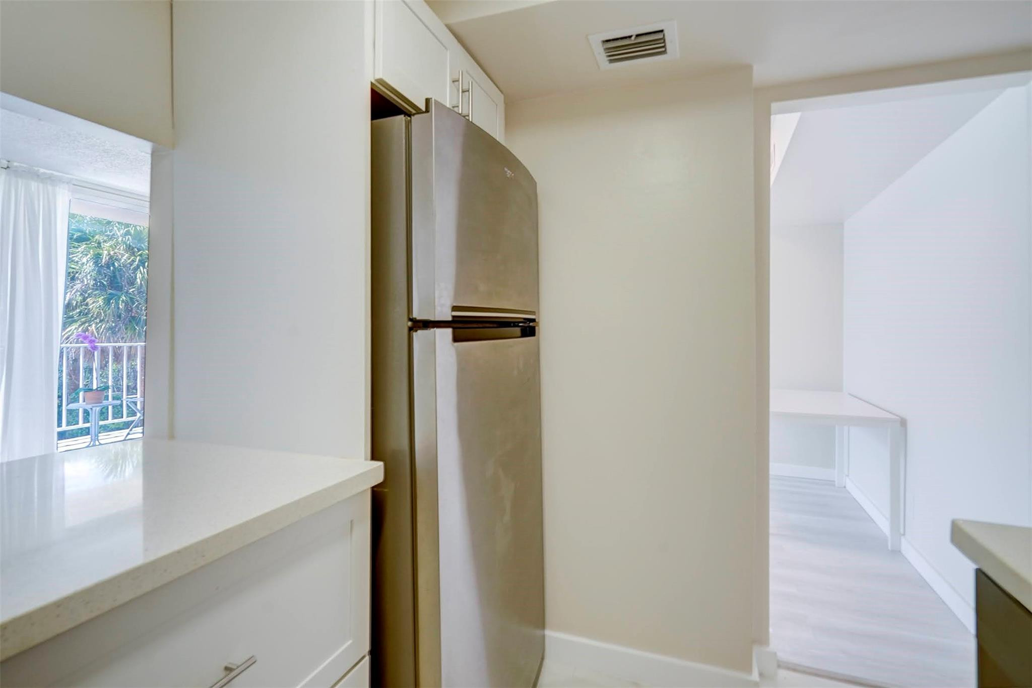 1050 SE 15th St 200