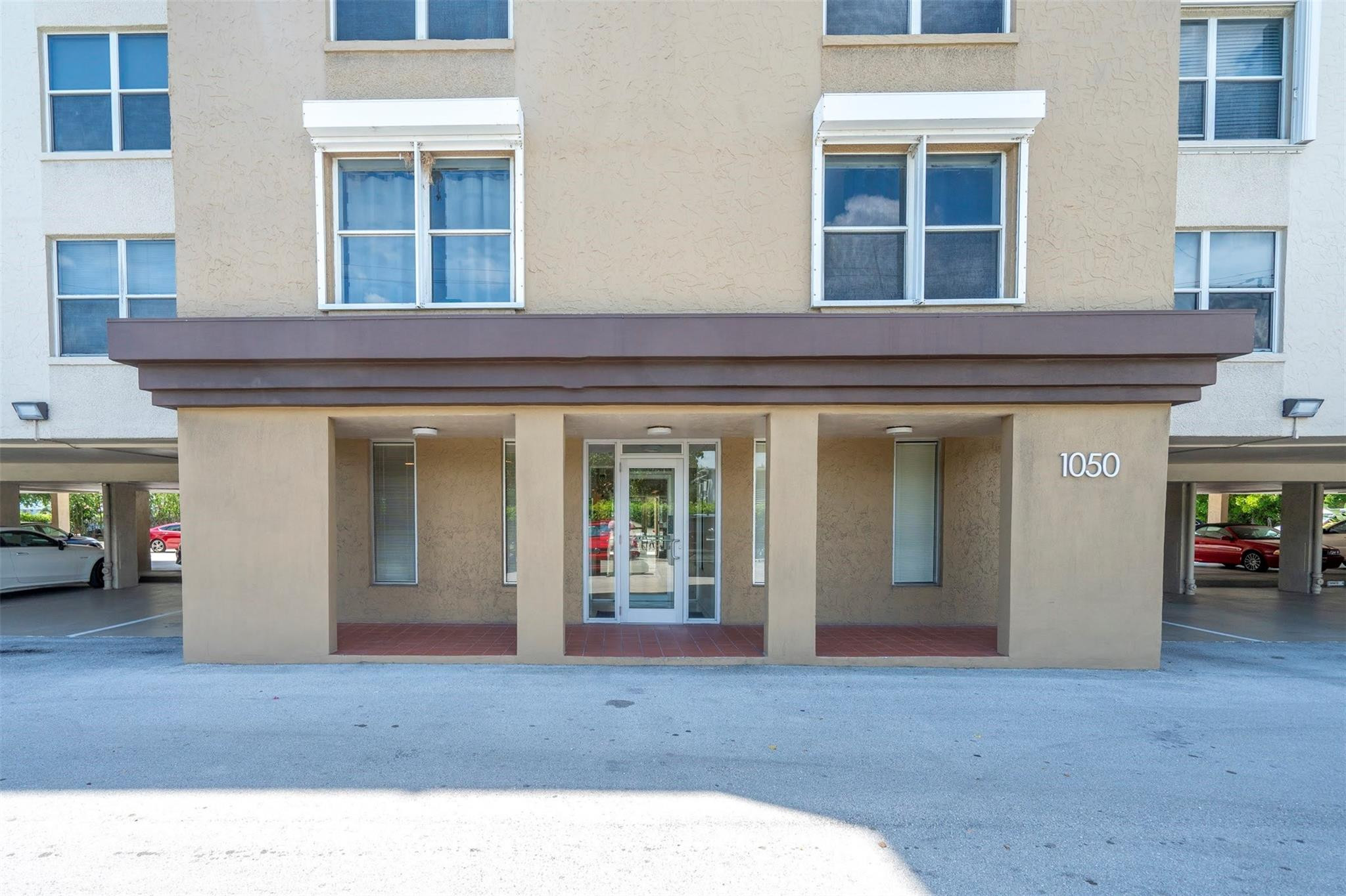 1050 SE 15th St 200