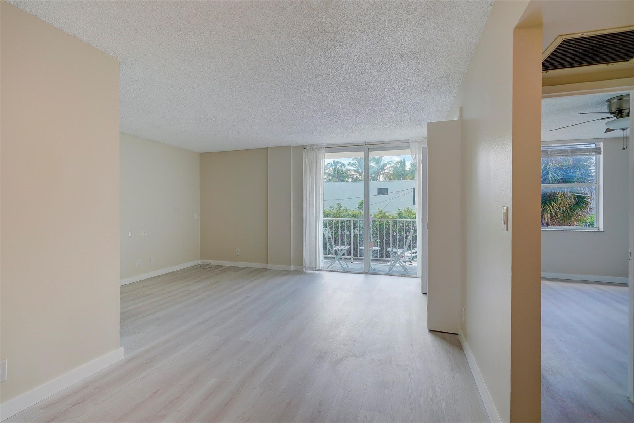 1050 SE 15th St 200