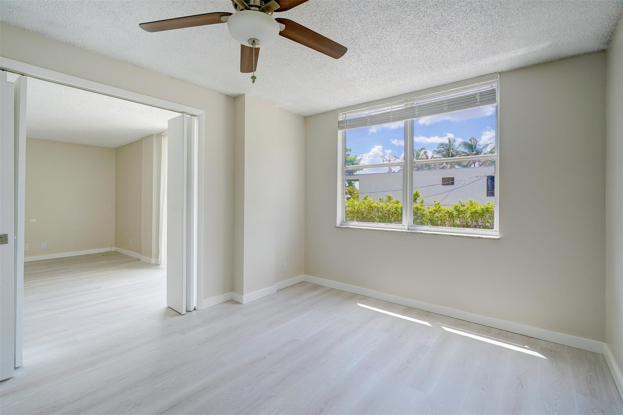 1050 SE 15th St 200