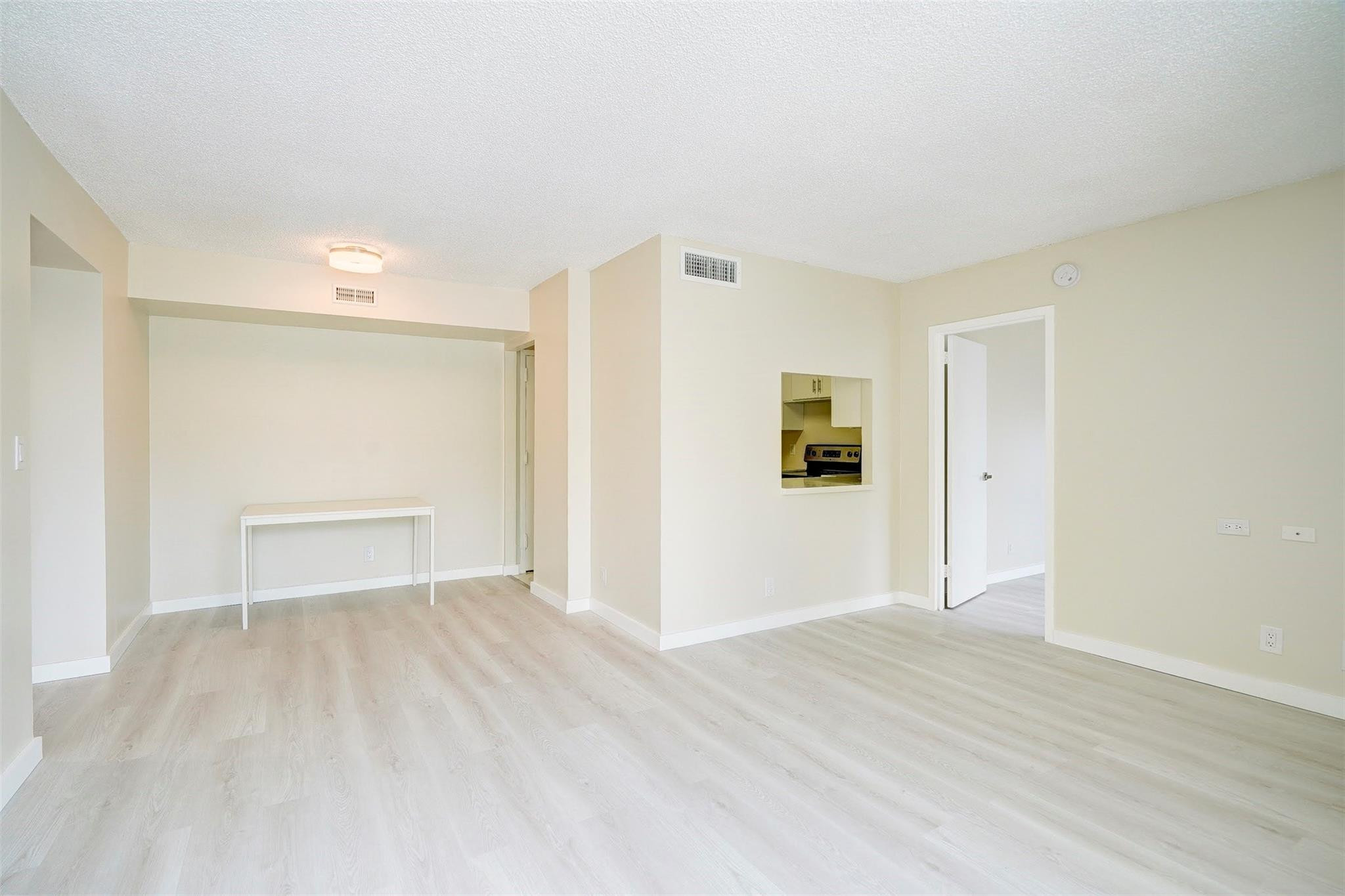1050 SE 15th St 200