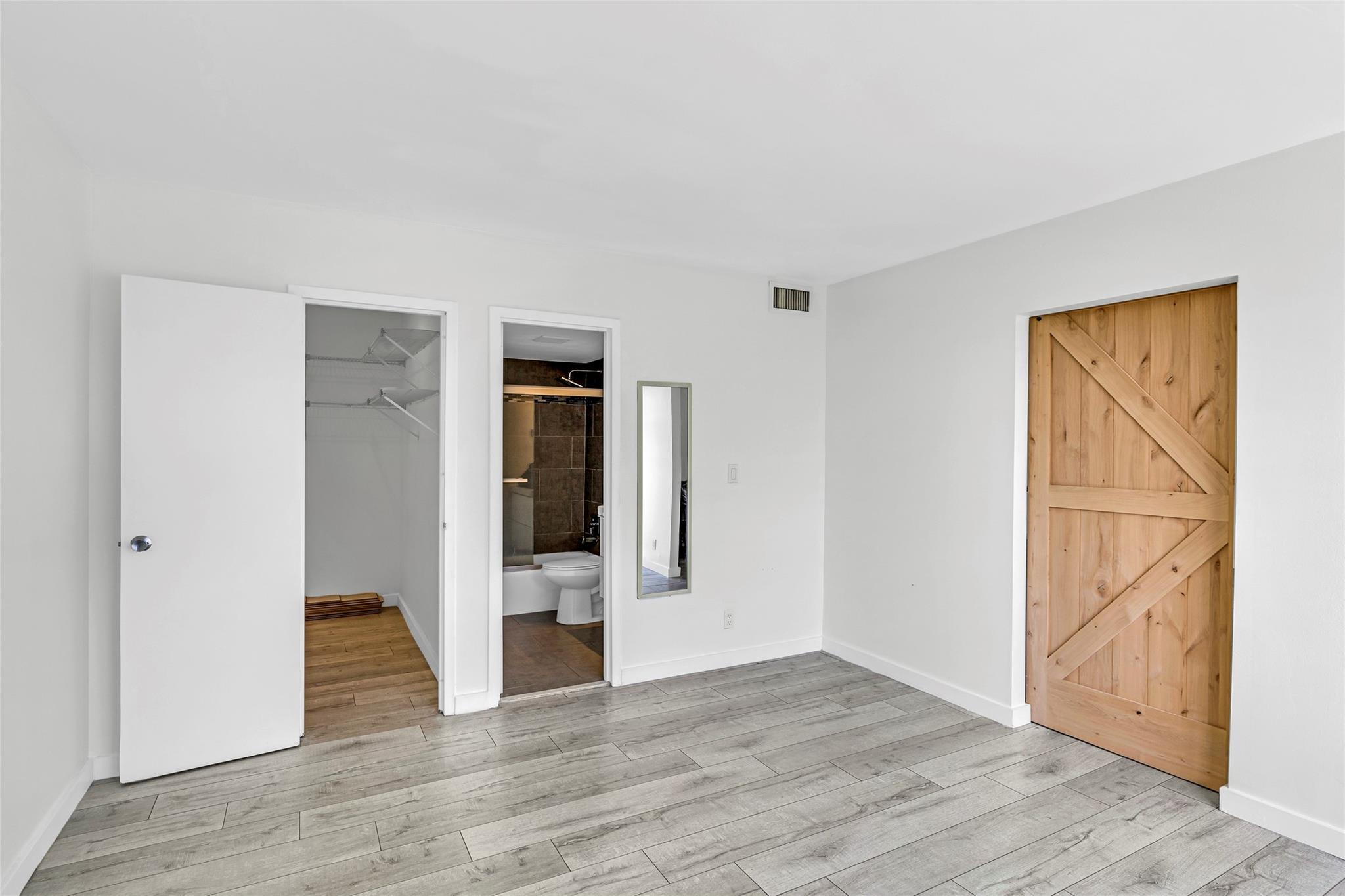1050 SE 15th St 404