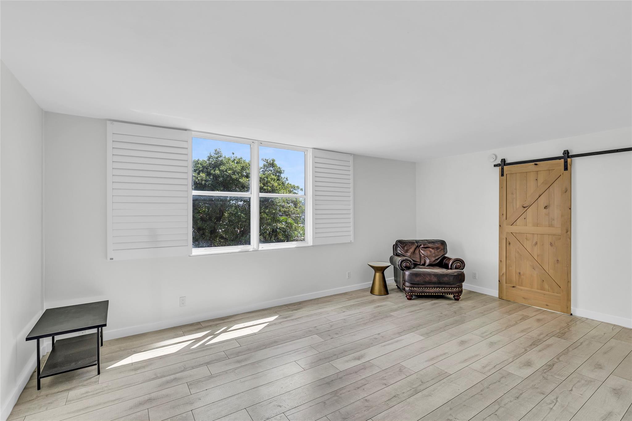 1050 SE 15th St 404