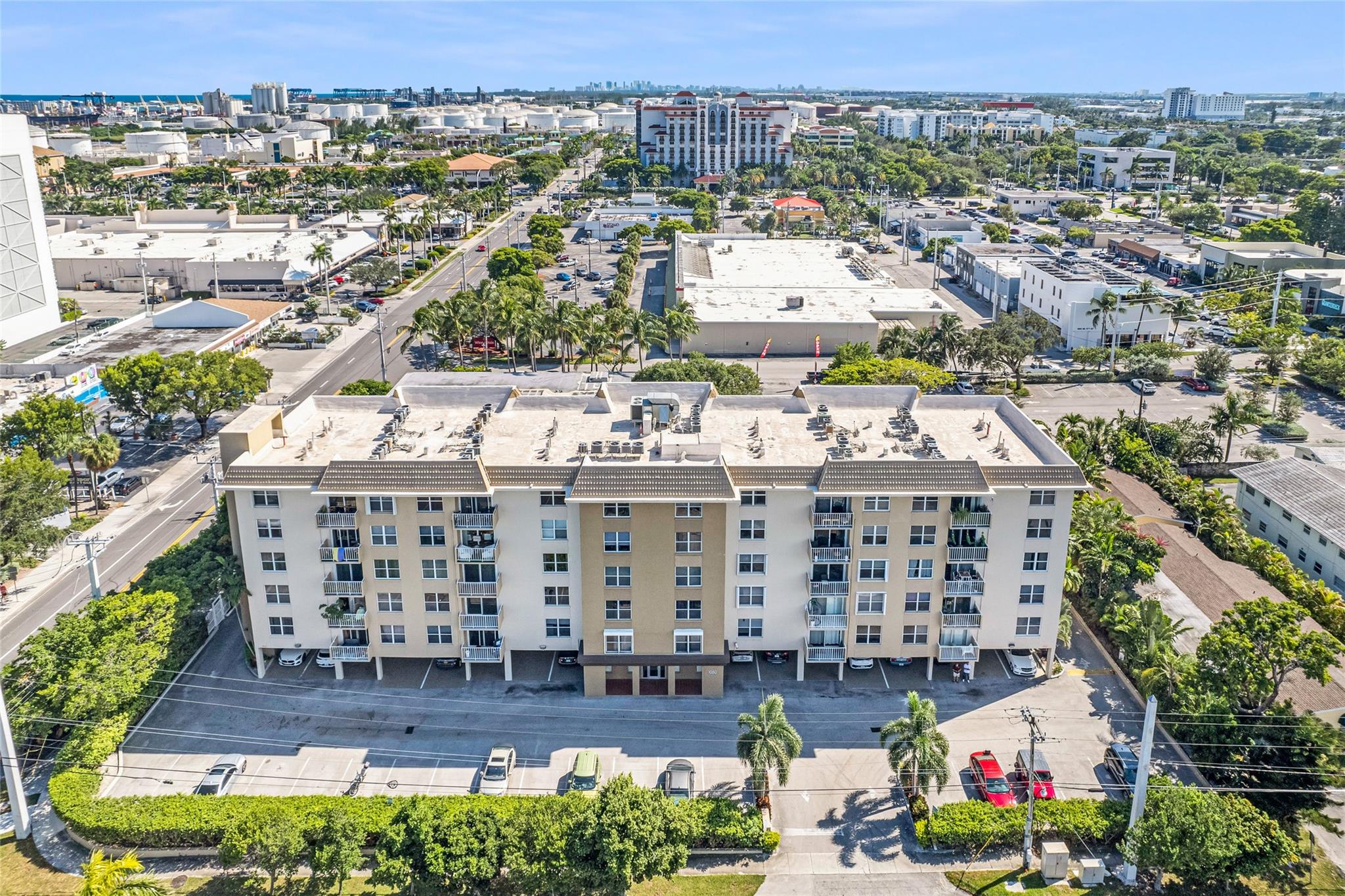 1050 SE 15th St 404