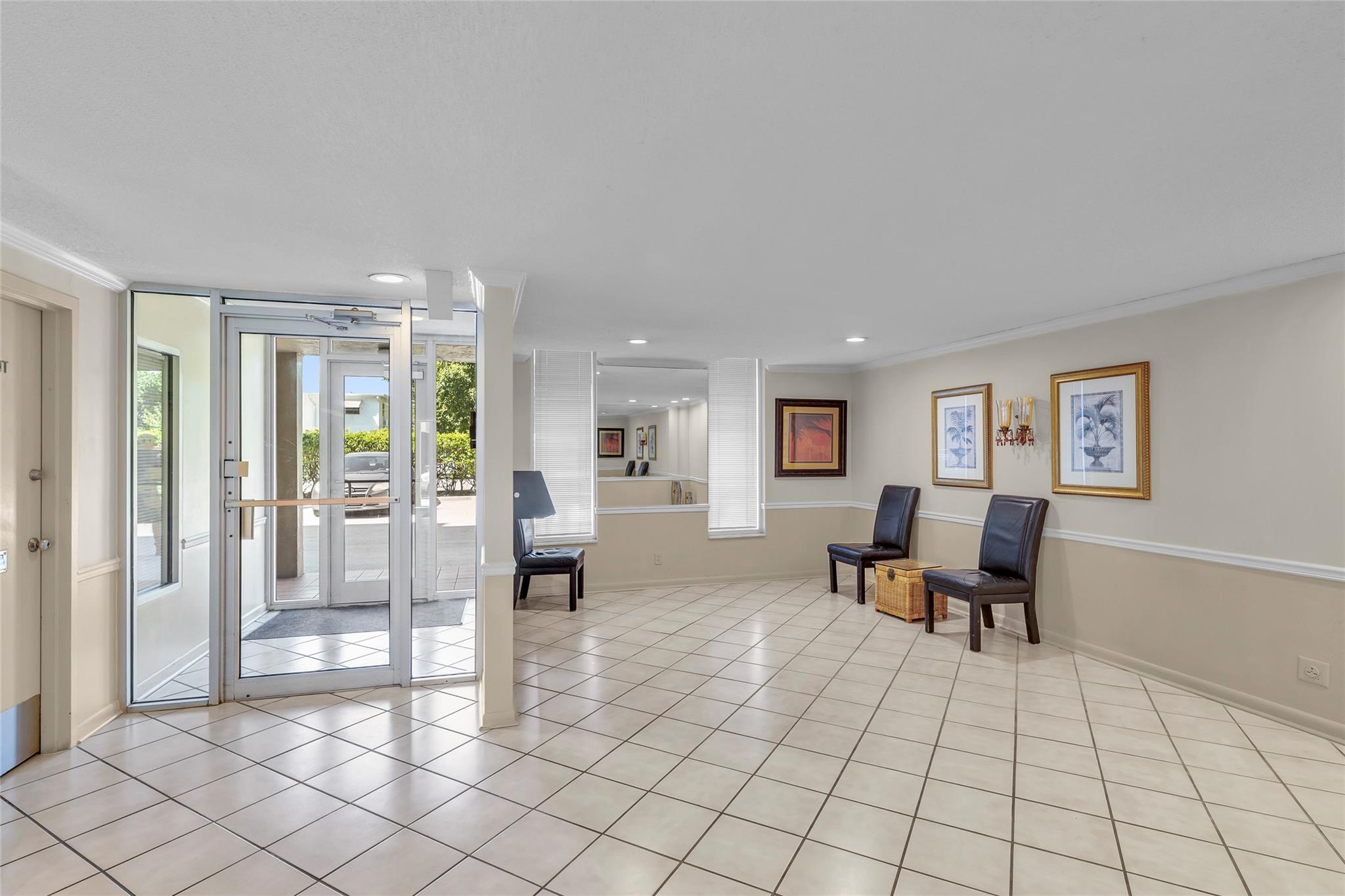 1050 SE 15th St 404