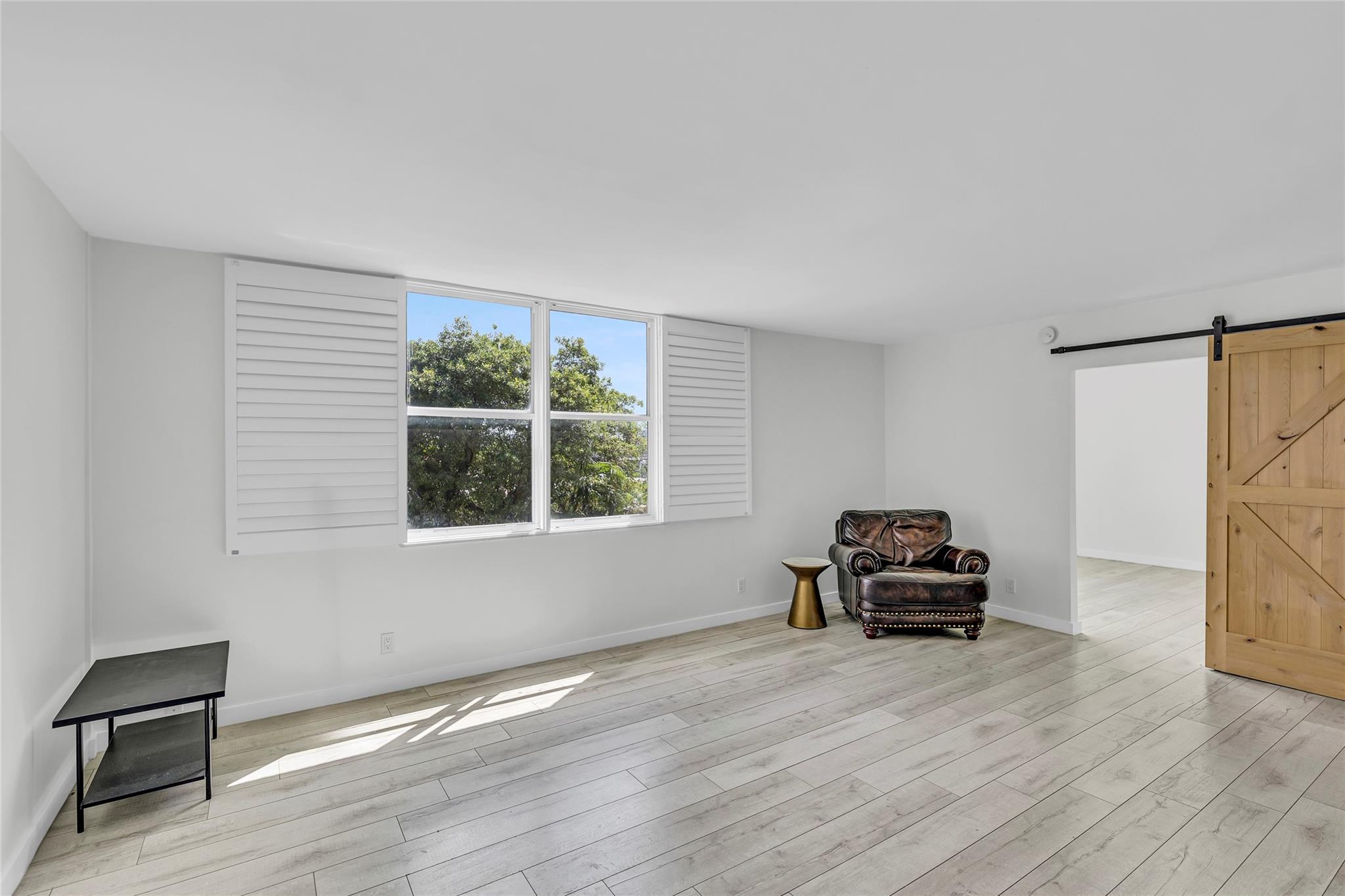 1050 SE 15th St 404