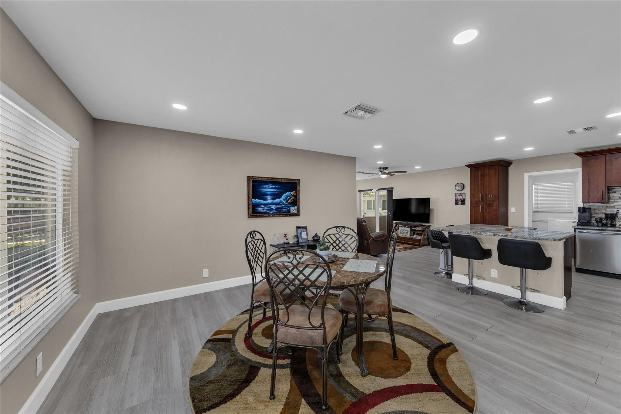 8207 NW 59th Ct