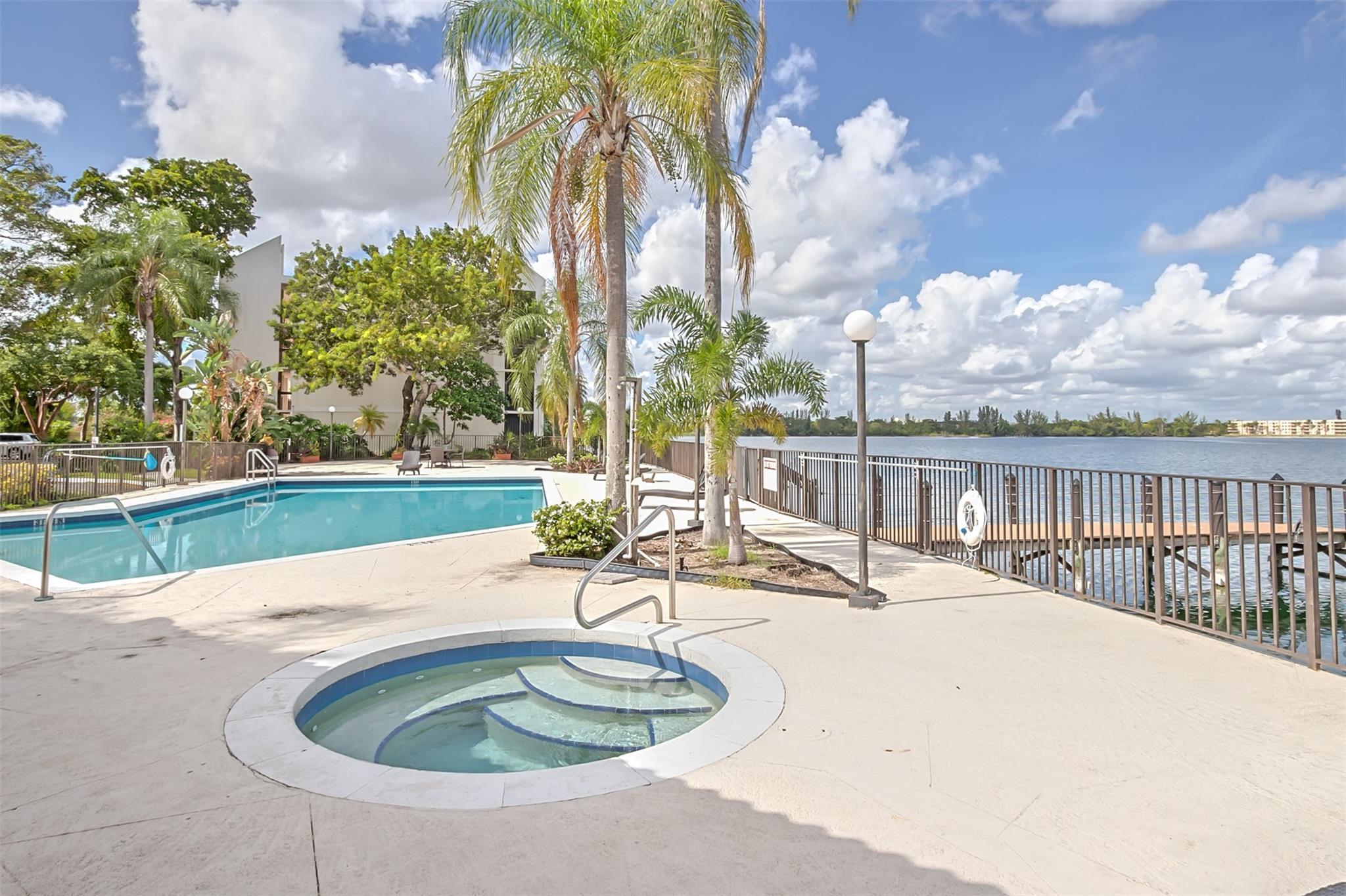 111 Lake Emerald Dr 105