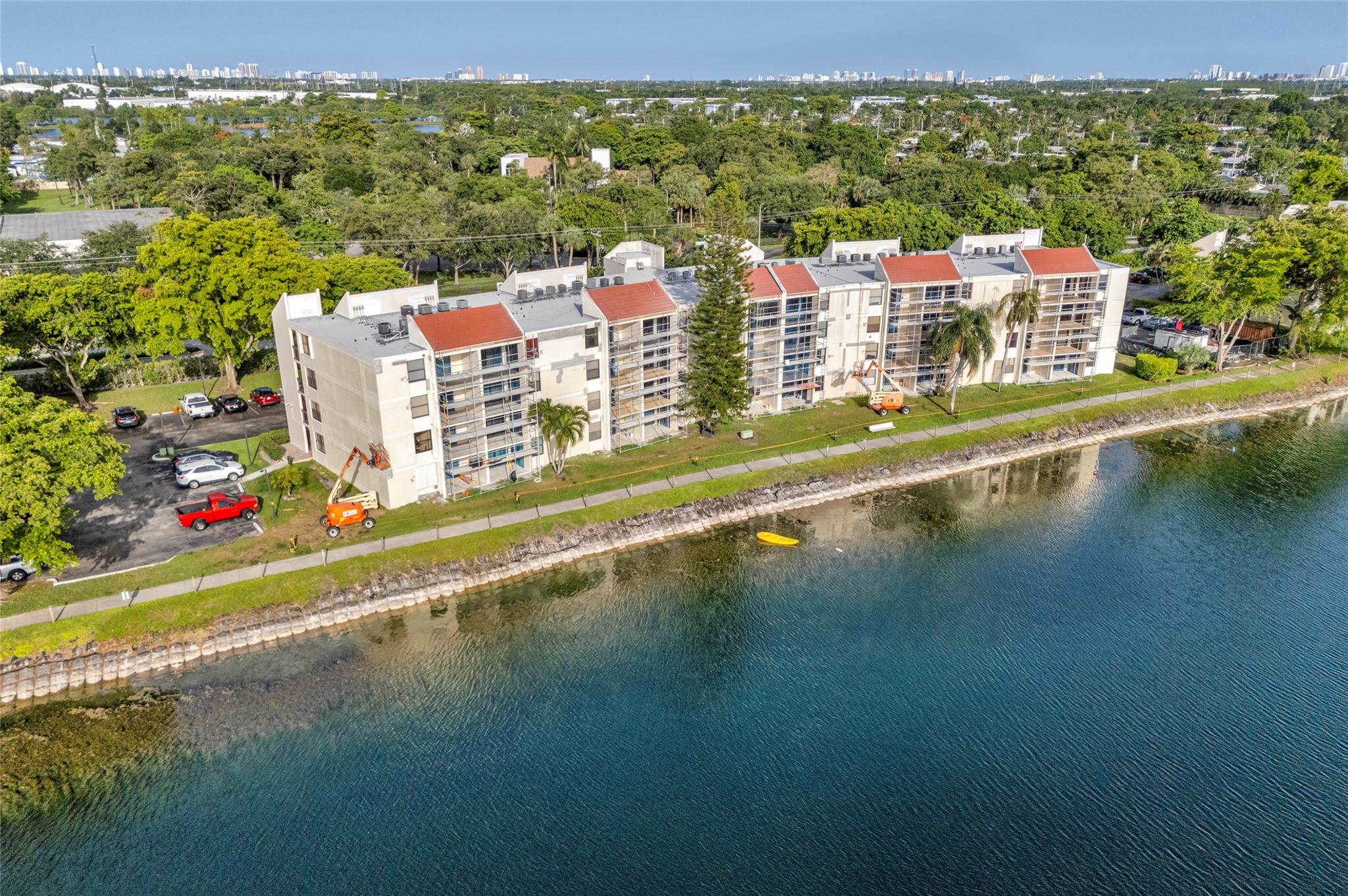 111 Lake Emerald Dr 105