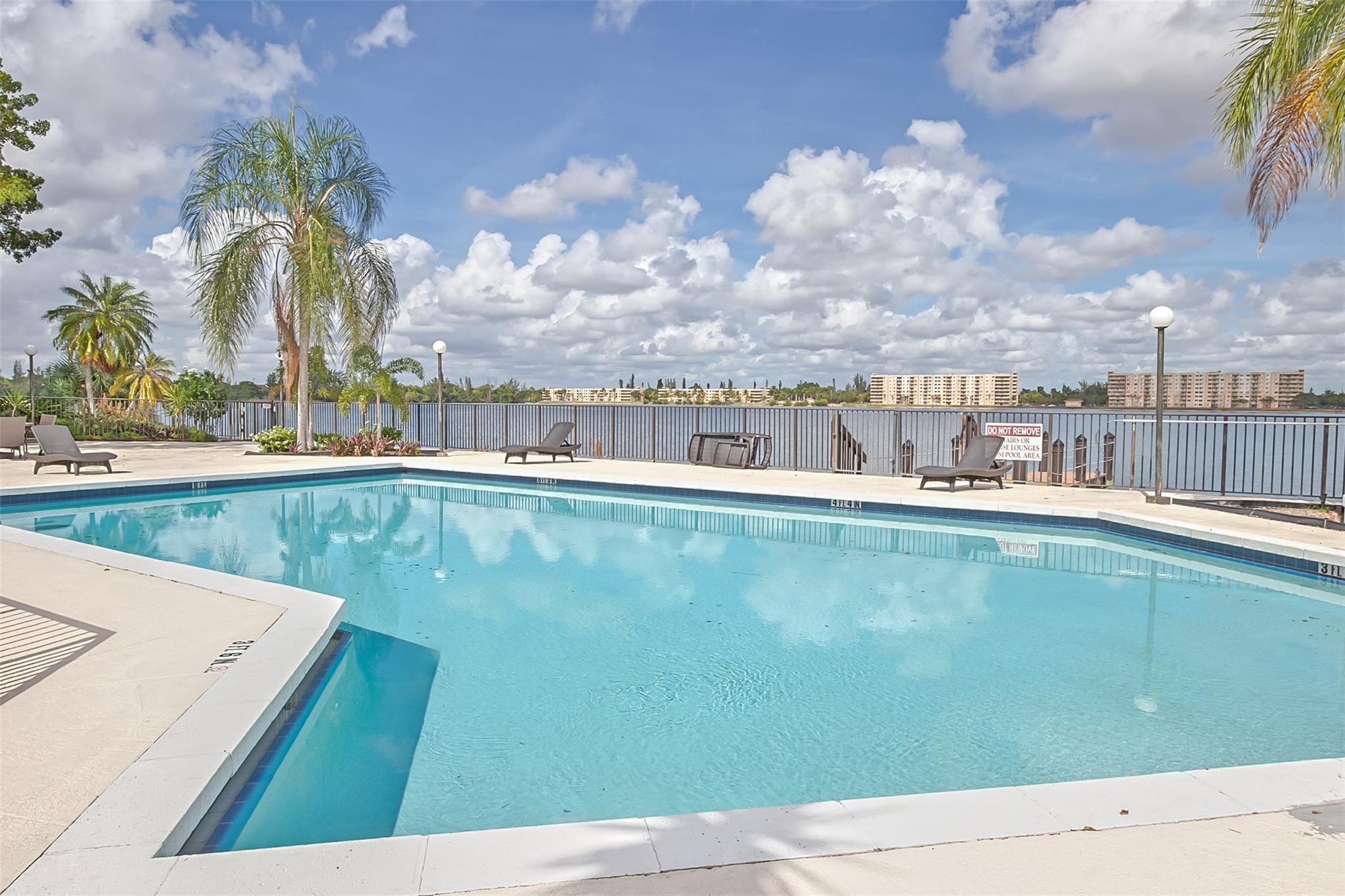 111 Lake Emerald Dr 105