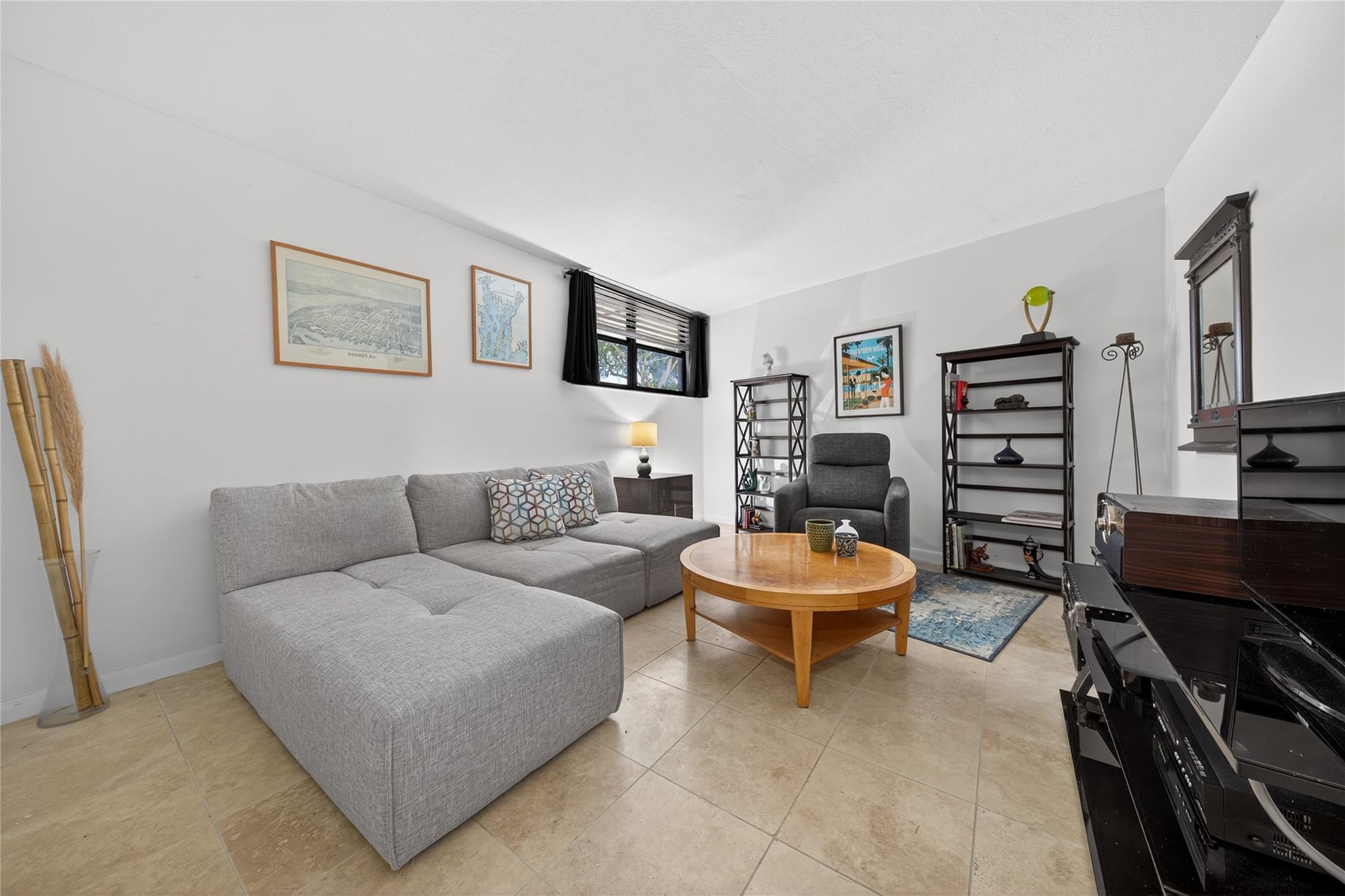 111 Lake Emerald Dr 105