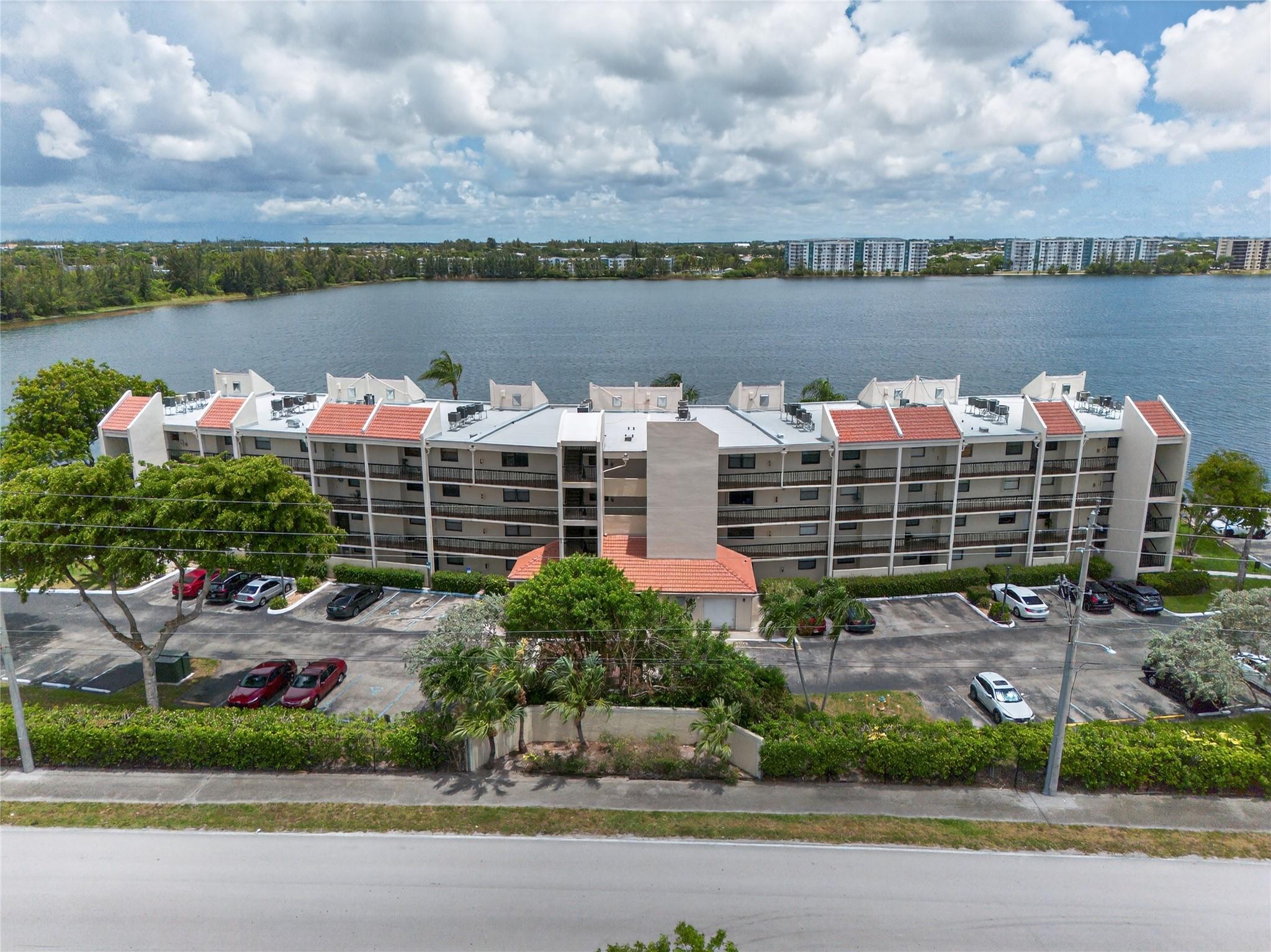 111 Lake Emerald Dr 105