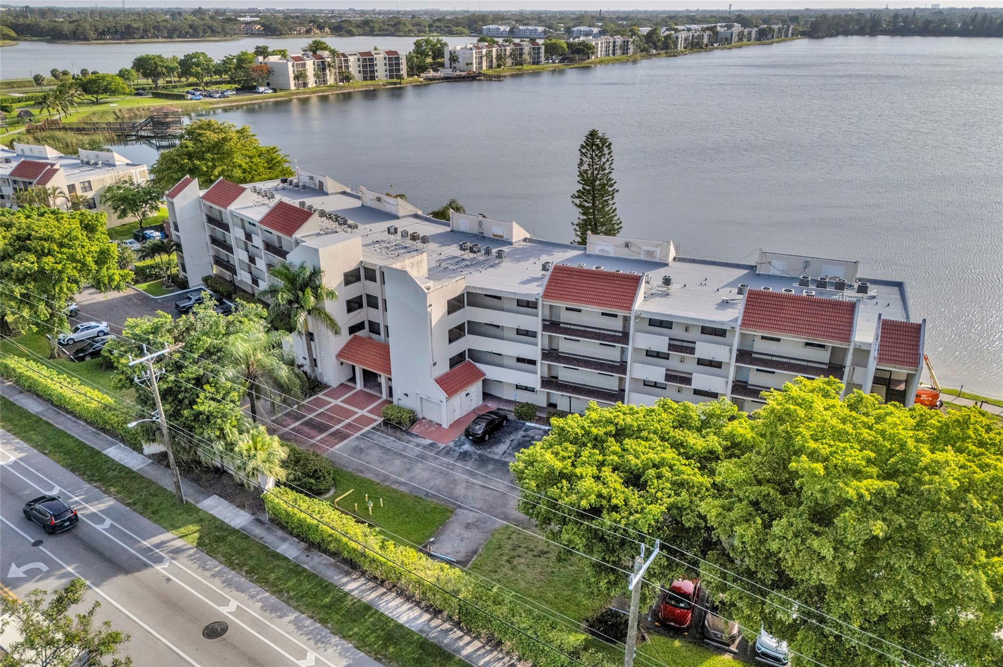 111 Lake Emerald Dr 105