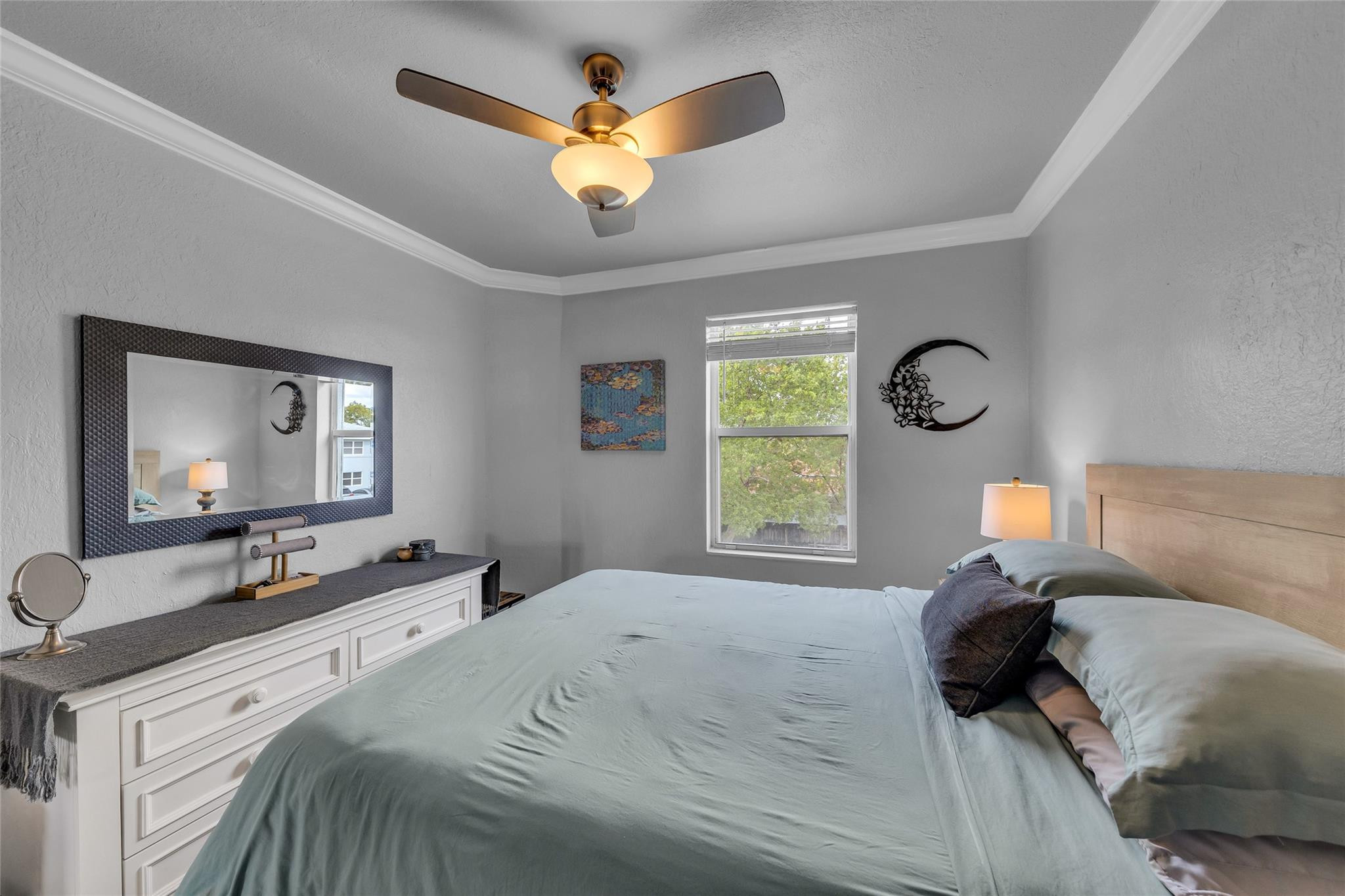 401 NE 16th Ave 4